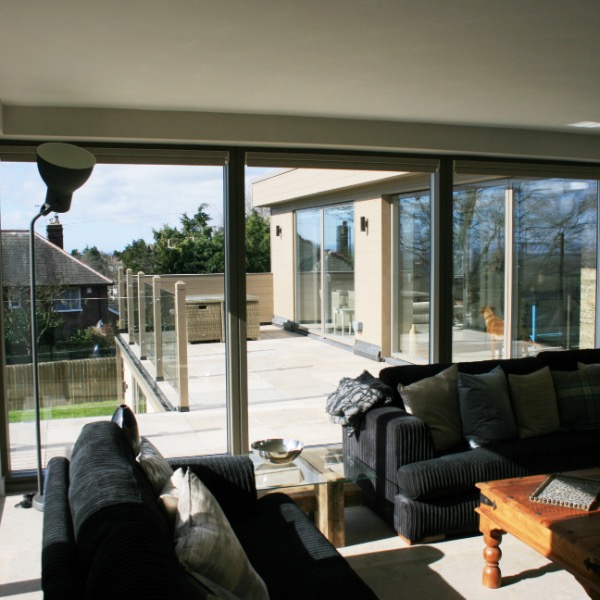 Interior 03